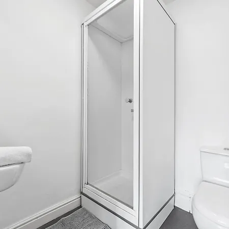 Apartment Comfort Ideal For Work And Study With Street Parking