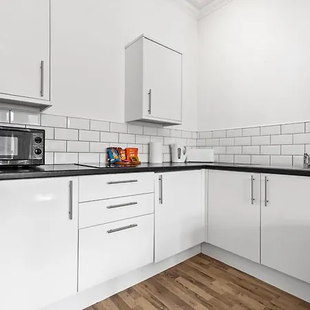 Comfort Ideal For Work And Study With Street Parking Apartment *
