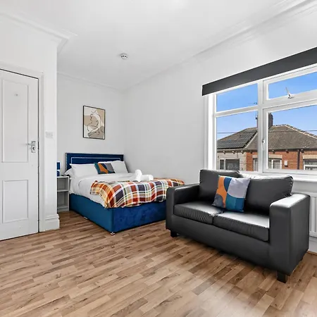 Comfort Ideal For Work And Study With Street Parking *