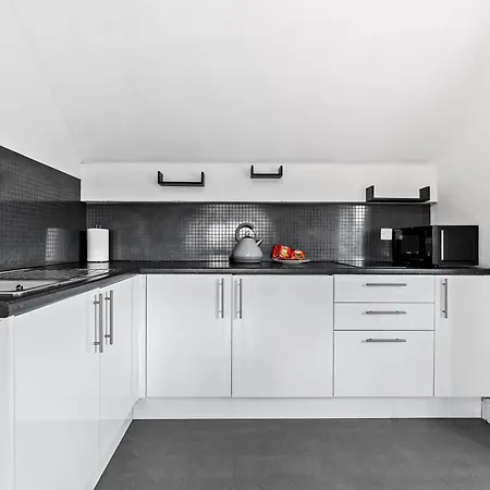 Comfort Ideal For Work And Study With Street Parking * Leeds (West Yorkshire)
