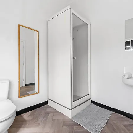 Apartment Comfort Ideal For Work And Study With Street Parking