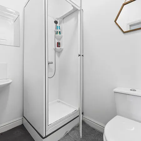 Comfort Ideal For Work And Study With Street Parking * Leeds (West Yorkshire)
