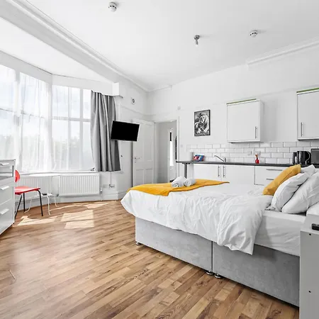 Apartment Comfort Ideal For Work And Study With Street Parking