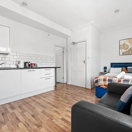 Comfort Ideal For Work And Study With Street Parking * Leeds (West Yorkshire)